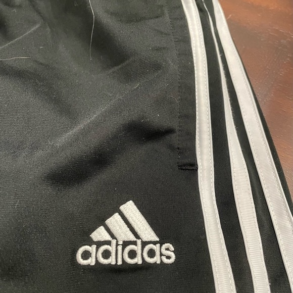 Adidas boys straight fit Sweat size 14-16 elastic waist and drawstring. - Picture 4 of 4
